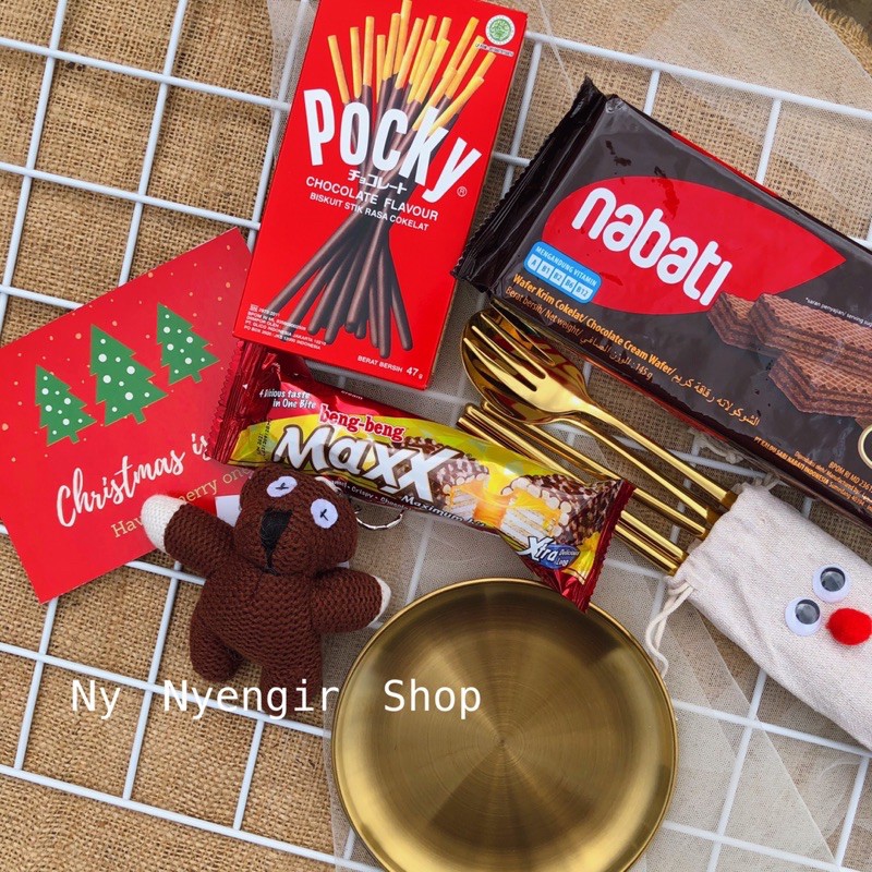 

Hampers Parcel Natal Alat Makan dan Snacks