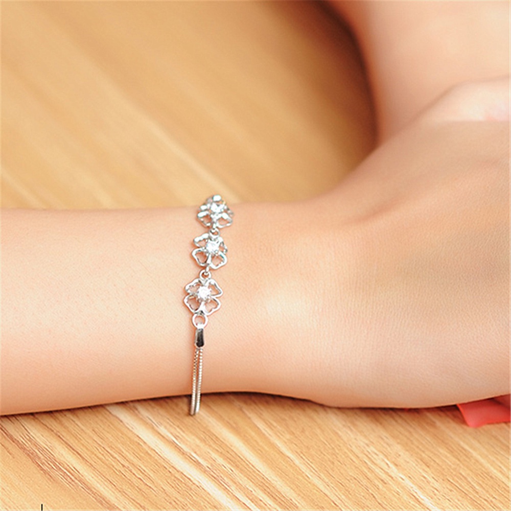 Gelang wanita titanium-Lucky Clover Gelang Niche yang Trendi arctic deer