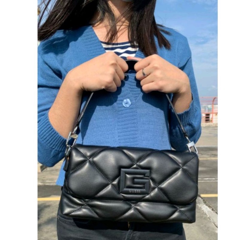 Guess quilted pillow bag