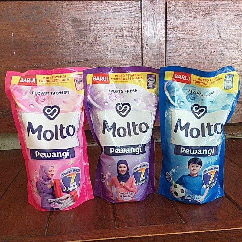 Molto Pewangi 780ml pewangi pakaian