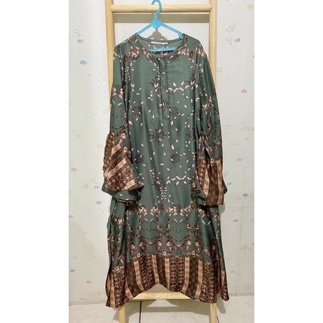 preloved Ria miranda janiah tunik size M