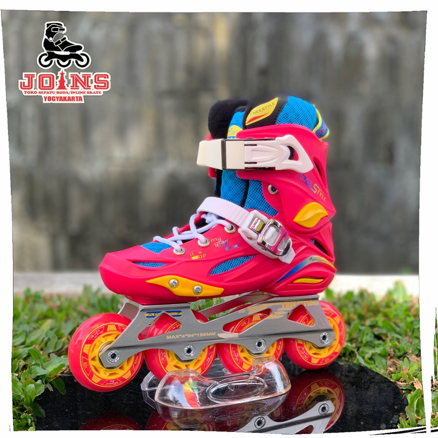 Sepatu roda Anak Inline Skate Anak Freestyle N8 Pink