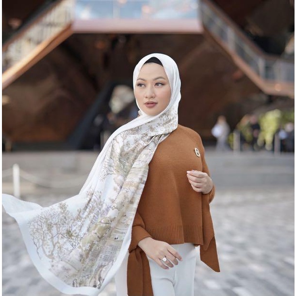 NEW YORK Reborn SATIN SHAWL (ButtonScarves)