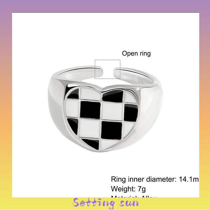 Cincin Kotak-kotak Geometris Cinta Hitam Dan Putih Cincin Fashion Wanita TN