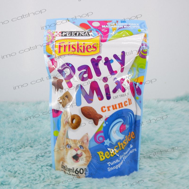 friskies party mix snack kucing