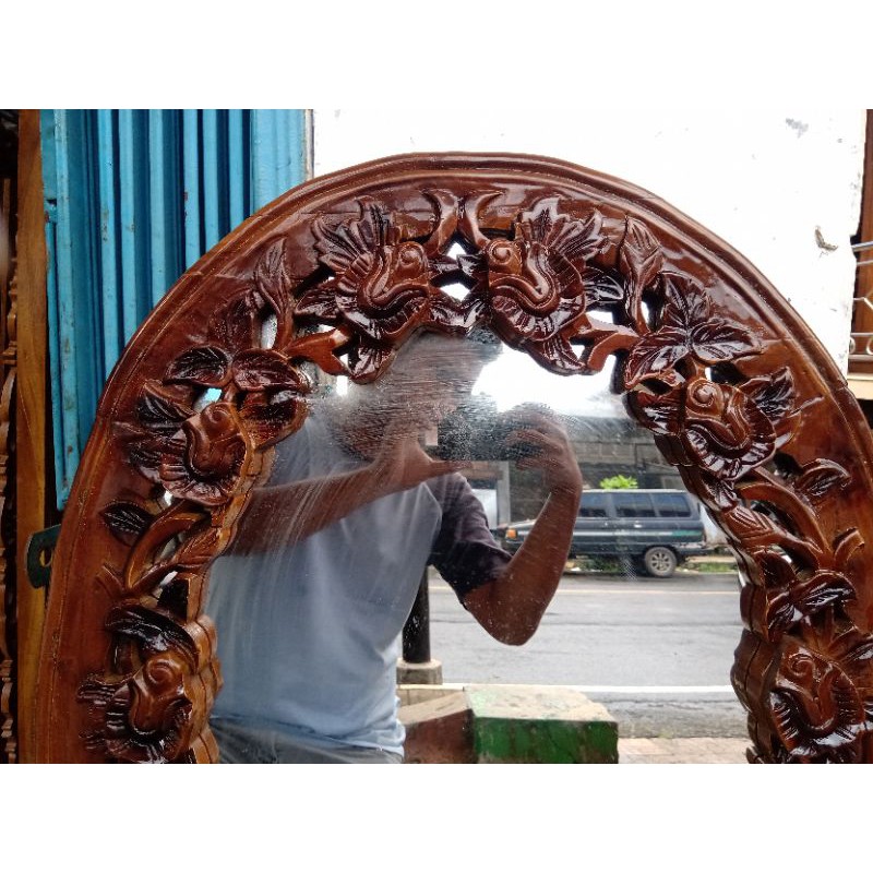 Figura cermin ukiran bulat kayu jati 60X80