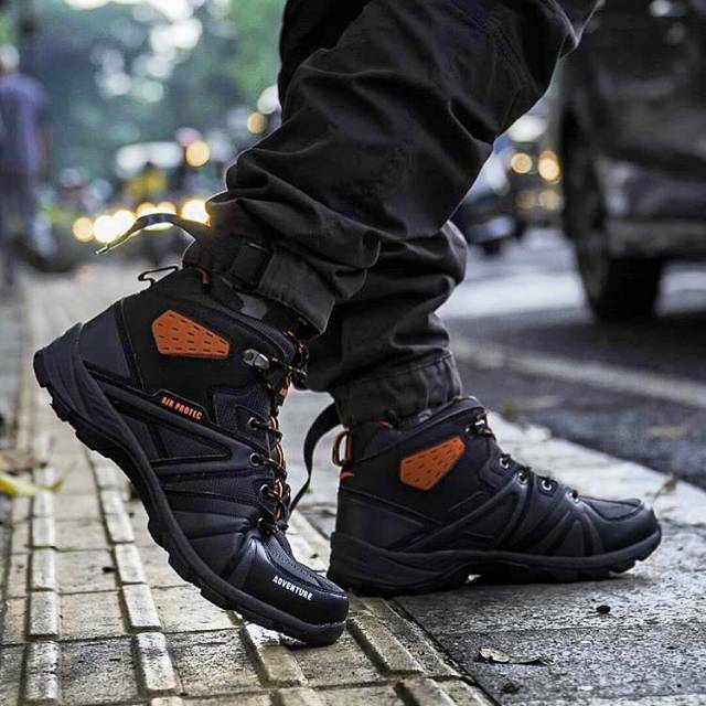 Sepatu Gunung Outdoor Air Protec Adventure