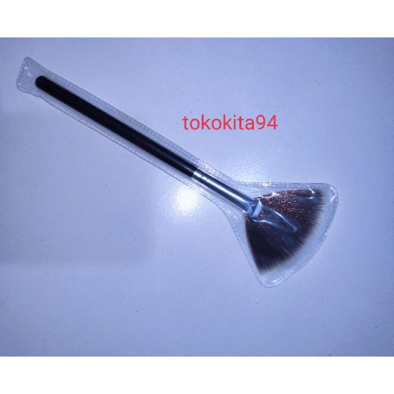 Kuas Highlighter Satuan - Fan Brush Highlight 1 Pcs - Kuas Shading Tirus Make Up Hitam