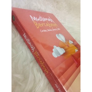 Buku Muslimah Bercahaya (by Arif Rahman Lubis) /ORIGINAL BOOk