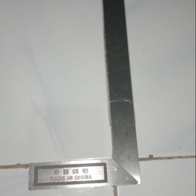 

Penggaris Pertukangan