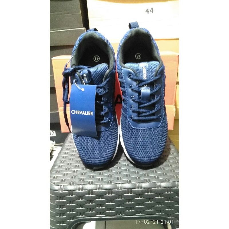 Sepatu Olahraga Navy/Chevalier Terbaru Original