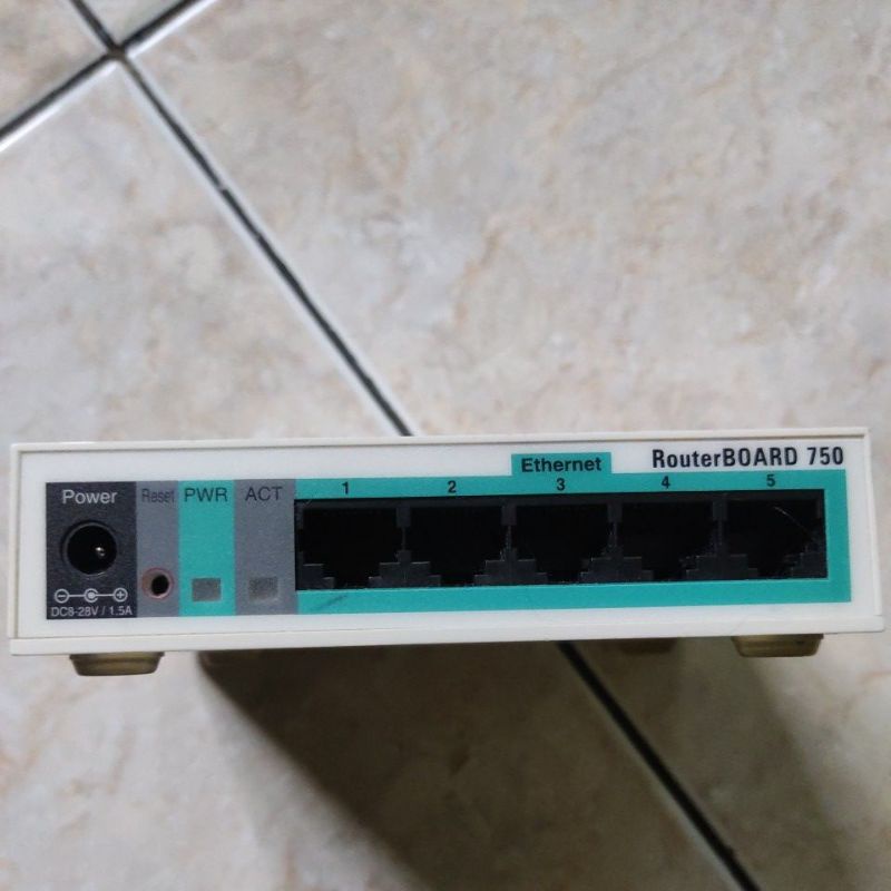 Mikrotik RB 750