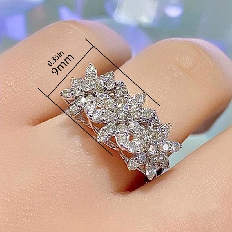 Cincin Bentuk Tiga Bunga Aksen Kristal Bahan Cubic Zirconia Untuk Wanita