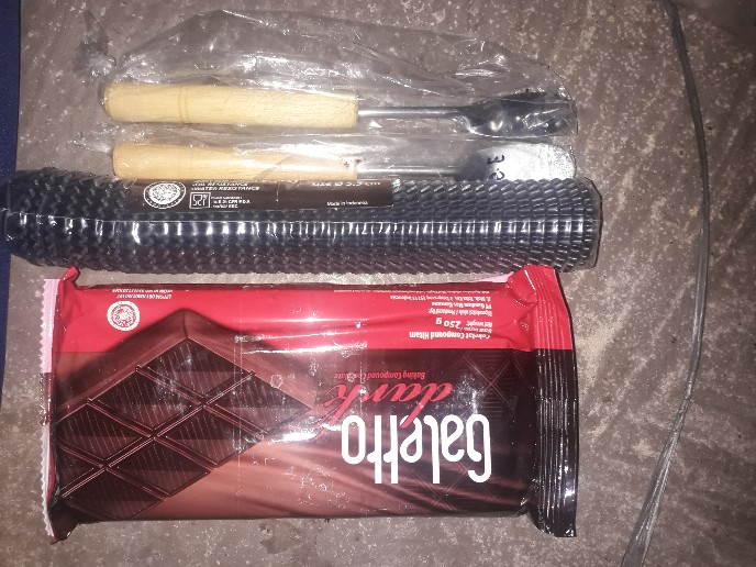 Cup Cake Cases Nastar Hitam 55mm : 22mm Cake Cases