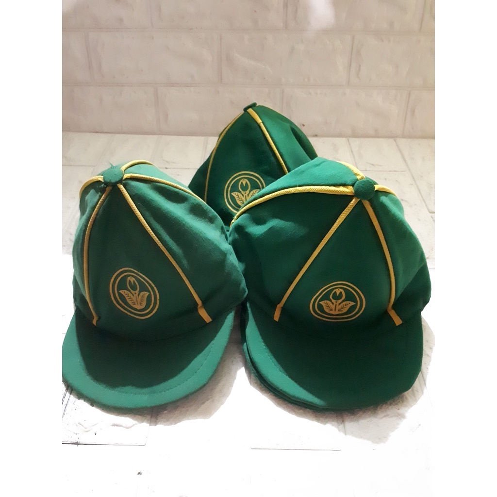 TOPI PRAMUKA HIJAU LIS KUNING