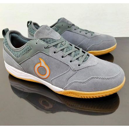 Sepatu Futsal OrtusEight JOGOSALA DOMINATOR 11020189 - GunMetal White