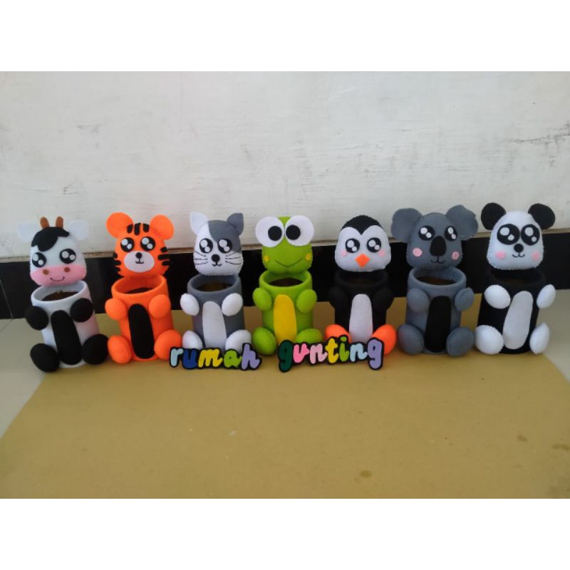 

TEMPAT PENSIL FLANEL/KERAJINAN FLANEL/PRAKARYA/HANDMADE