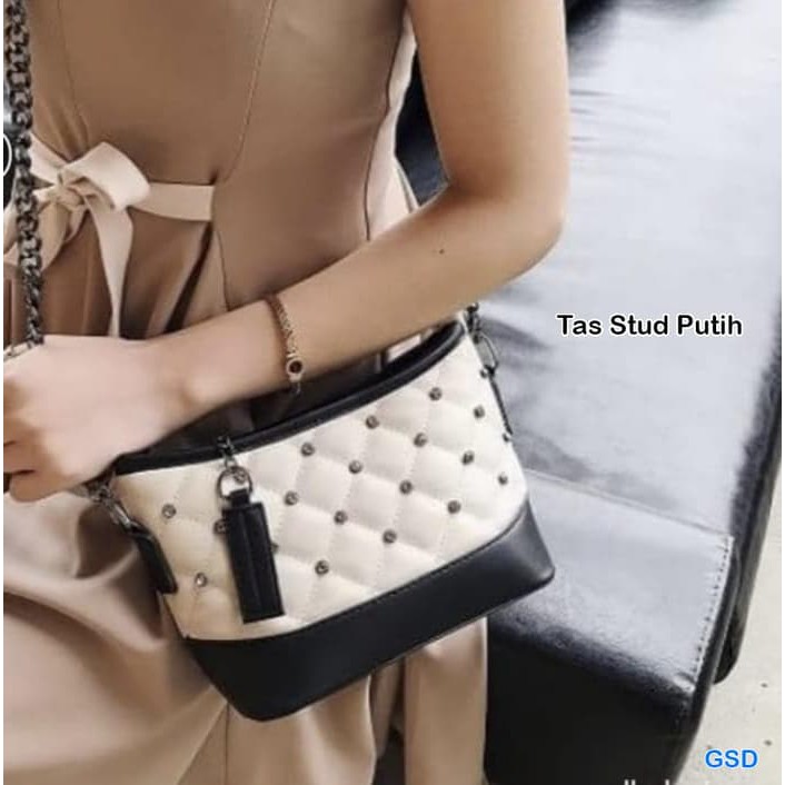 tas stud putih/tas slempang wanita/tas fashion cewek/tas tali rantai