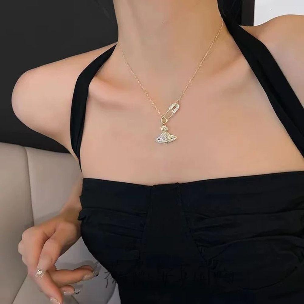 [Elegan] Korea Kalung Manis Vintage Untuk Gadis Planet Saturnus Temperamen Zirkon Kristal Kalung