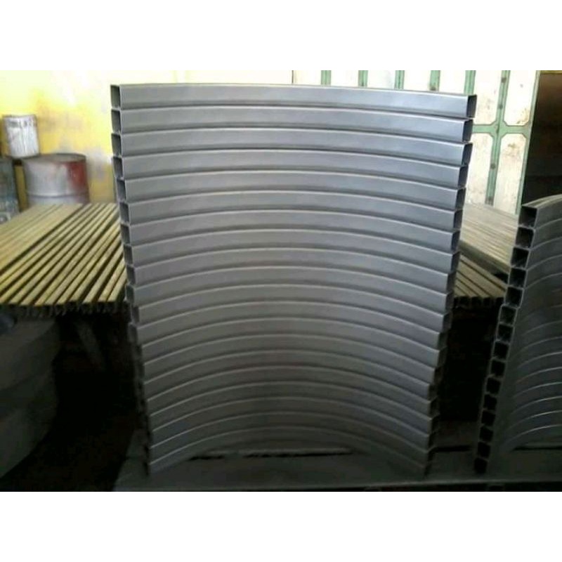 rel atas belokan/tikungan hasky henderson kecil