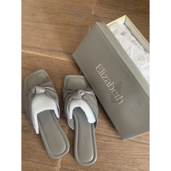 PRELOVED Sandal Flat Elizabeth Grey