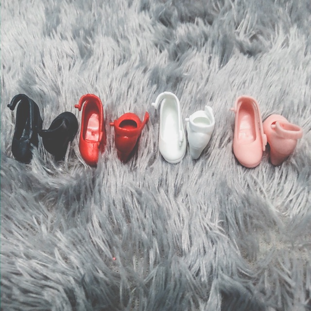 Ready 4 pasang sepatu for blythe doll