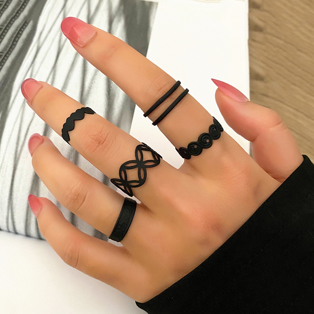 5pcs / Set Cincin Wanita Warna Hitam Gaya Gothic Untuk Pesta