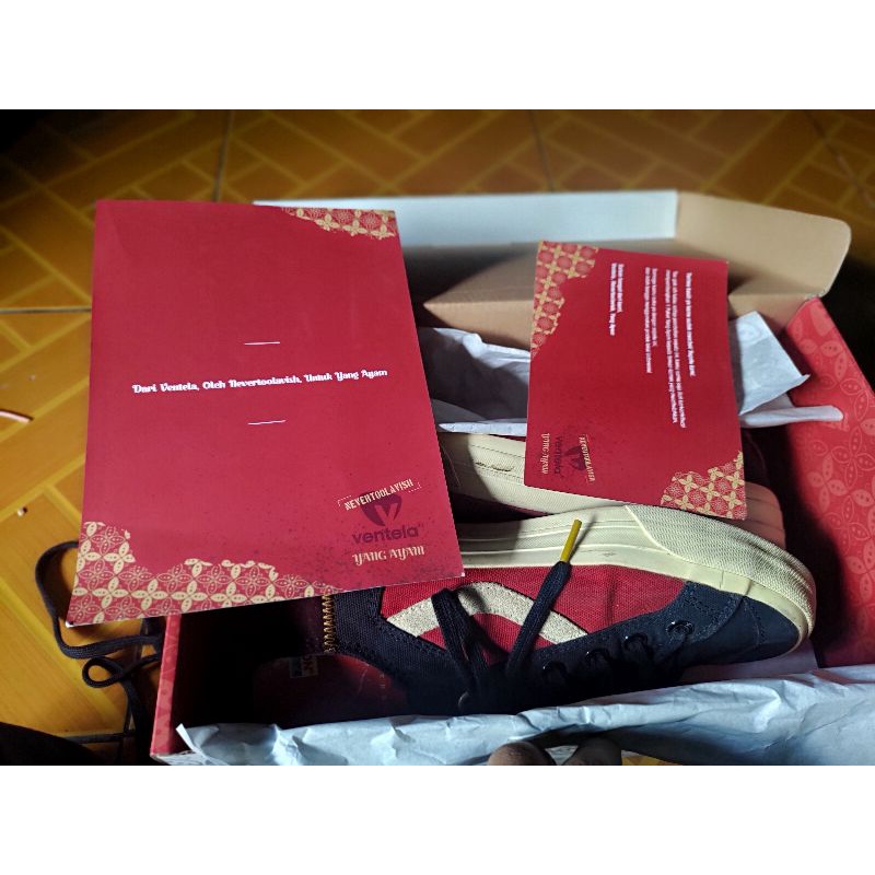 Vantela X Nevertoolavish sang sakerta low lohita yang ayam