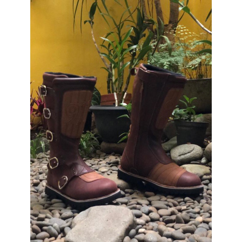 SEPATU CLASSIC CRAZY HORSE OILED LEATHER