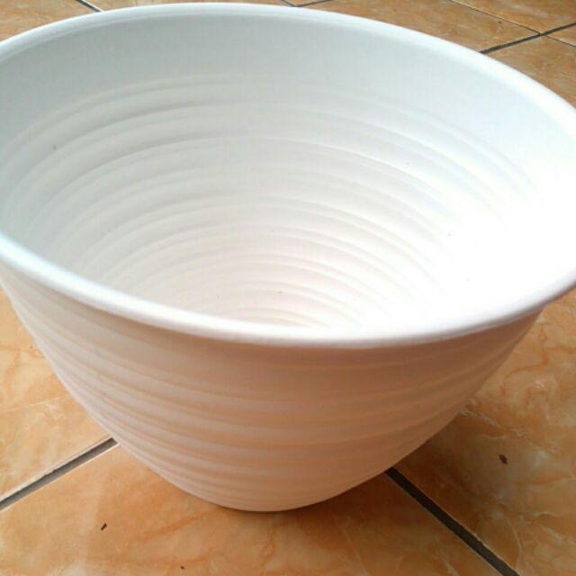 Pot Tawon 30 Cm Putih