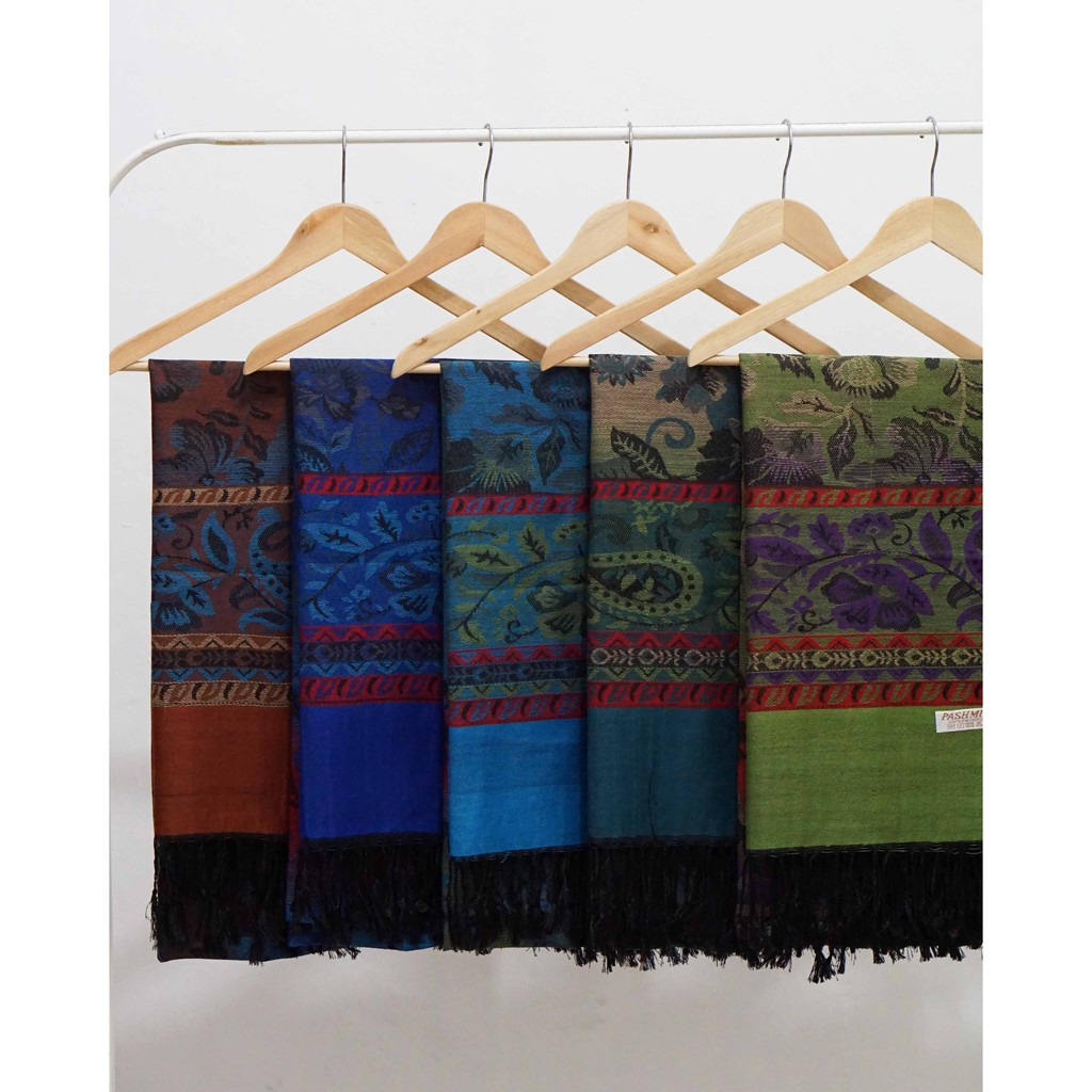 Pashmina Cashmere Tebal Ukuran Lebar 01 | Motif Bunga/Keong | Syal | Shawl | Kashmir | Scarf | Pasmina | Souvenir | Hadiah Ulang Tahun | Birthday Gift | Aksesoris Fashion Wanita Pria | Premium Import Quality | Grosir Murah | Luxury Scarf