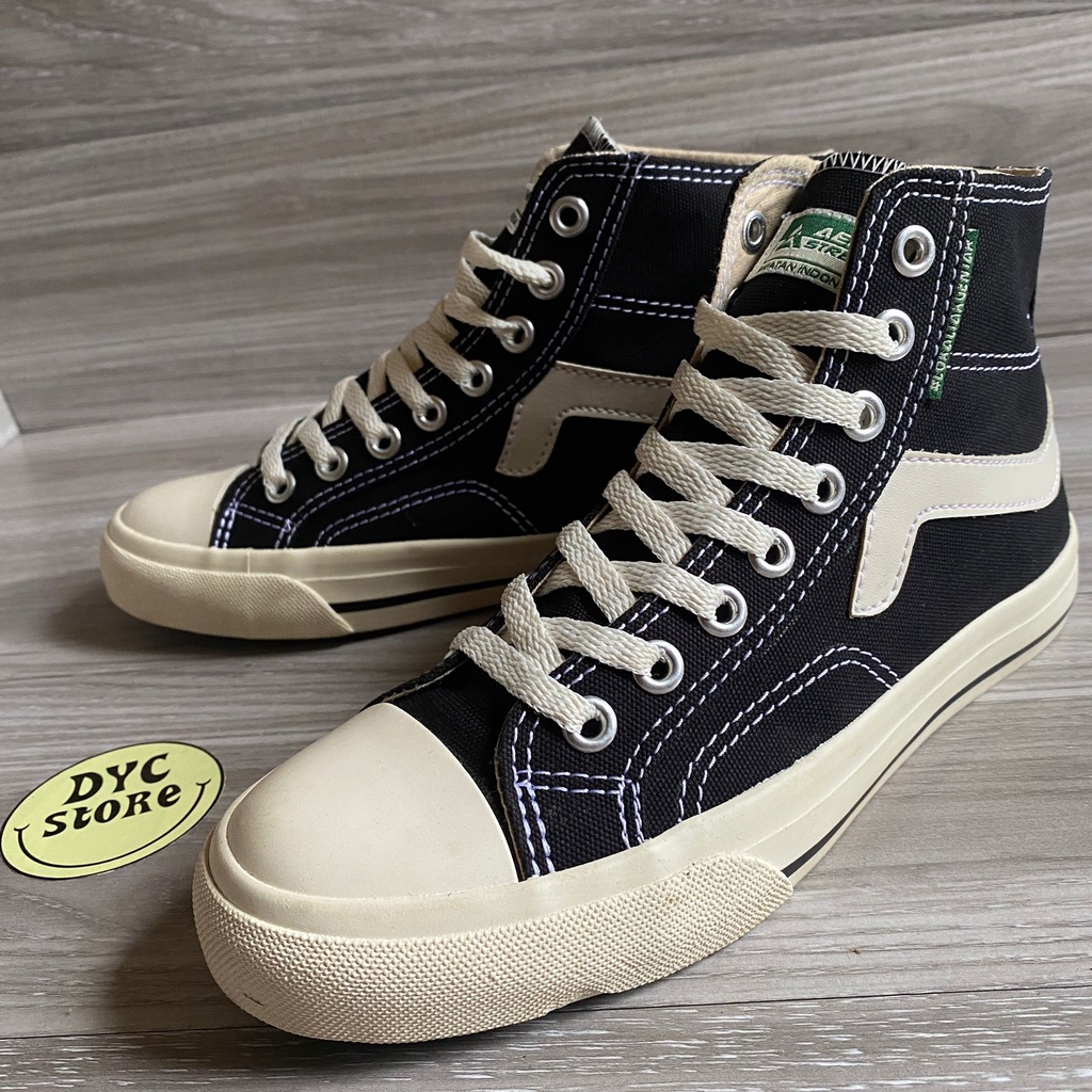 Sepatu Aerp street Jhosse Low Hitam Putih