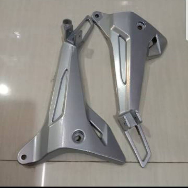 Dudukan footstep/ injakan kaki belakang Supra X 125