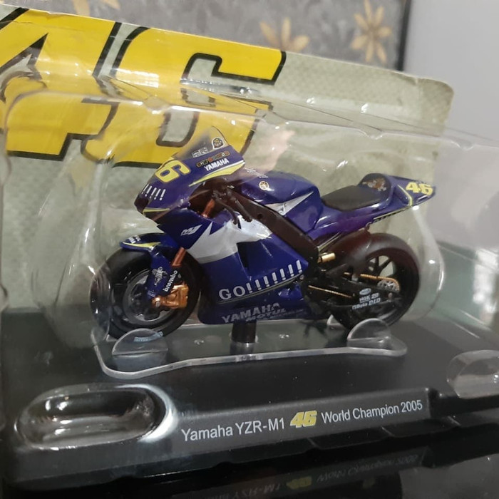 DIECAST MINIATUR DCS703 VALENTINO ROSSI 2005 LEO MODELS LEO MODEL