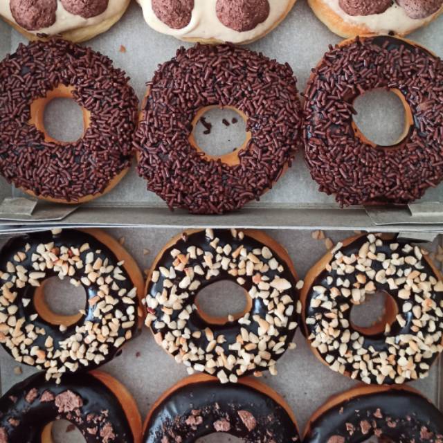 

FLUFFY DONUTS