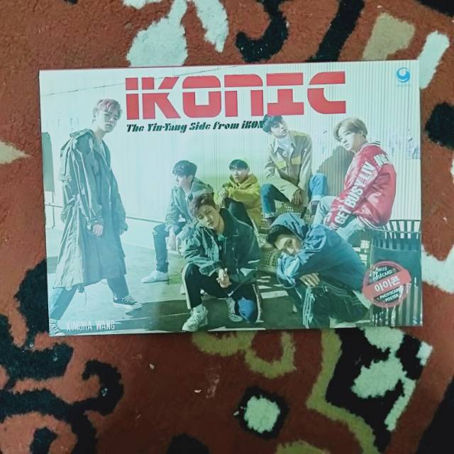 Buku Entertainment - Ikonic The Yin-Yang Side from iKON