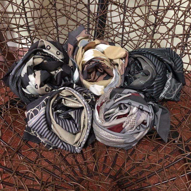 Azzura Scarf Syar’i 125 x 130 cm