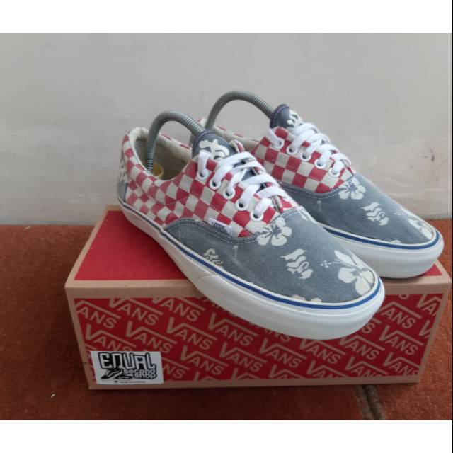 Vans era van doren aloha