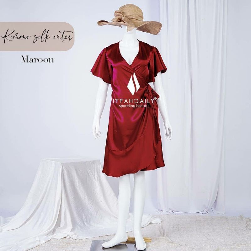Kimono silk dress maroon size STANDARD by Iffah dailywear