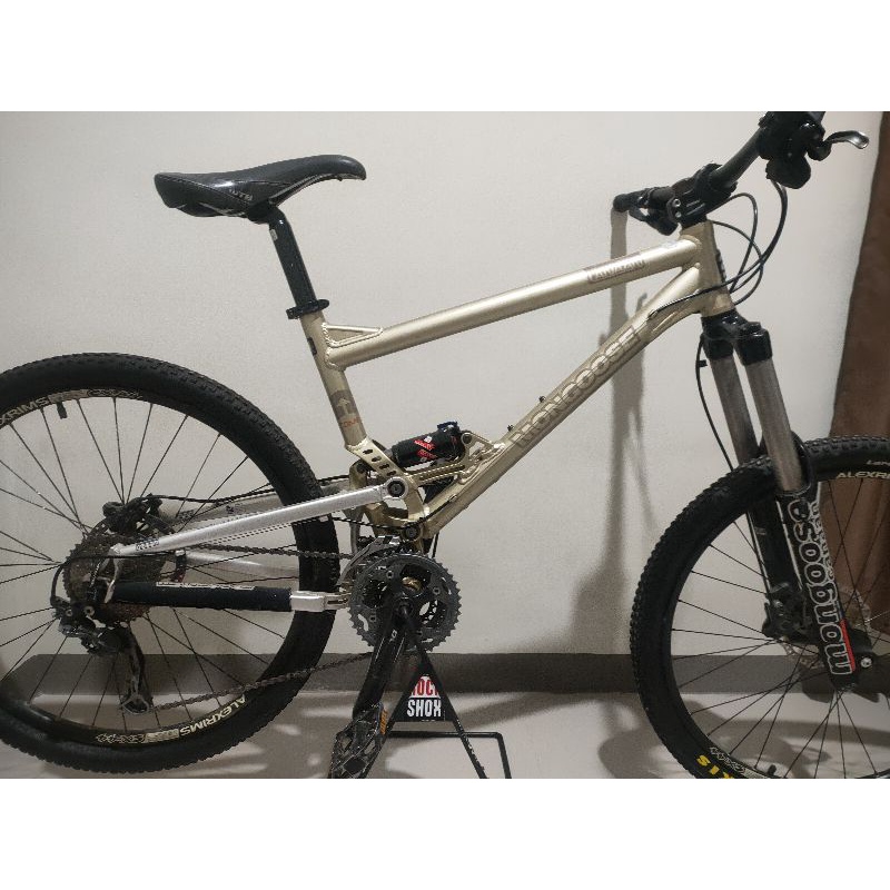 sepeda MTB mongoose