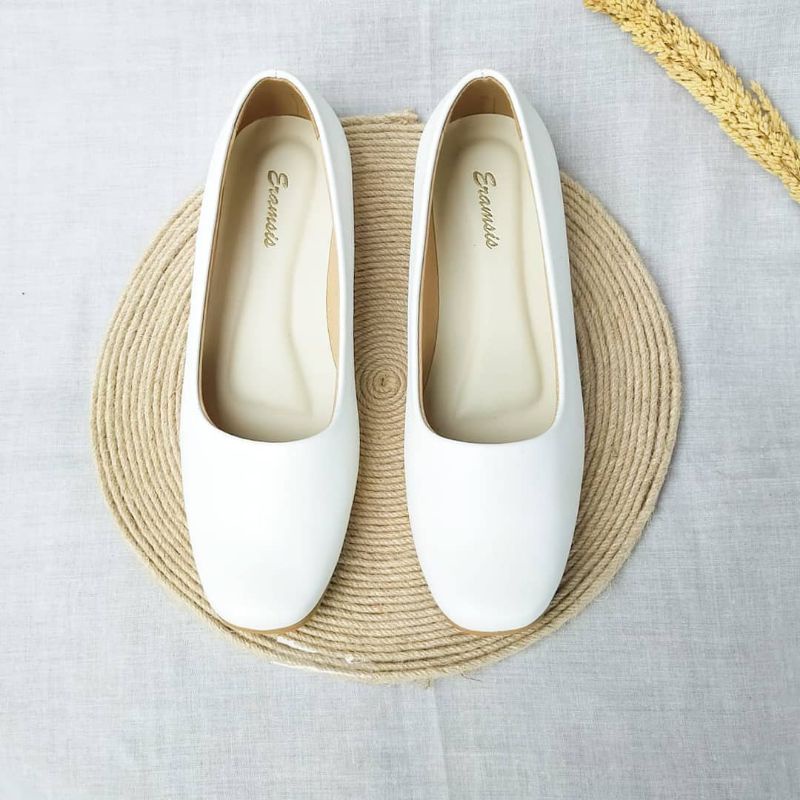 Sepatu flatshoes wanita putih eramsis, BIG size.