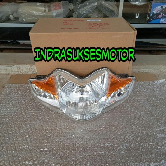 lampu revektor depan motor revo absolute