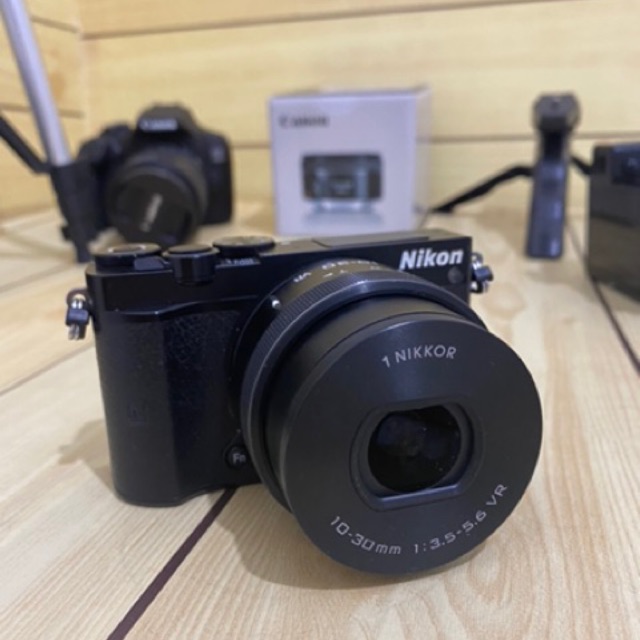 Nikon J5 lensa 10-30mm mulus lengkap fullset