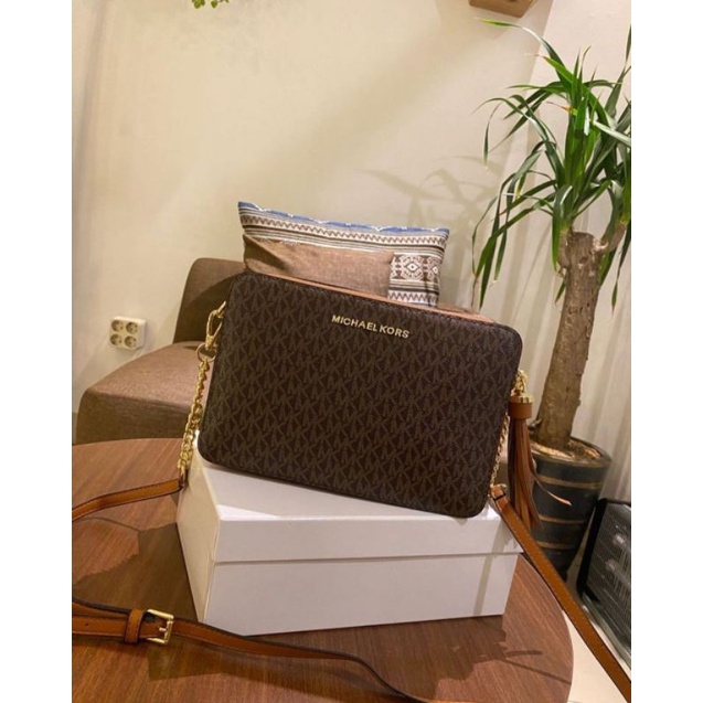 MK SLING CAMERA BAG FREE BOX