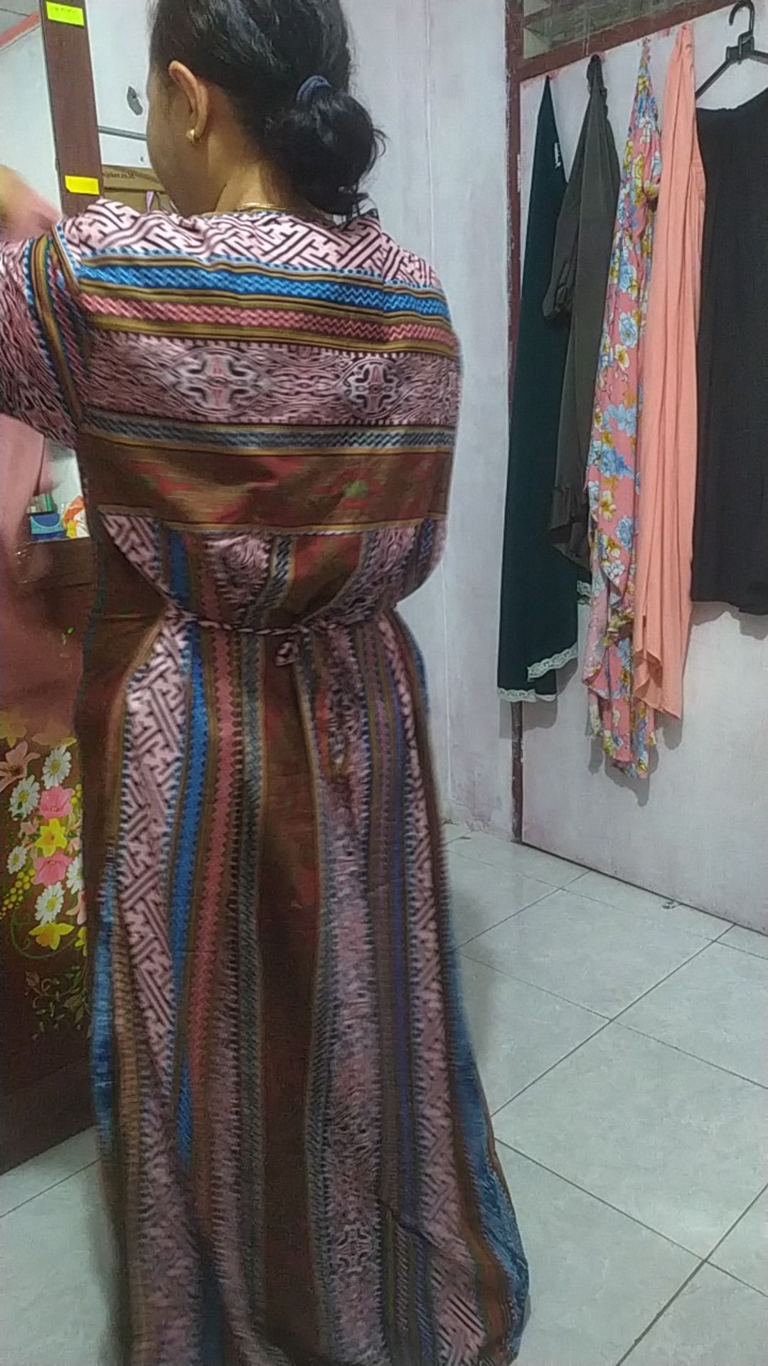 Couple Gamis Terbaru Kombinasi Elegan Ruffle Sarimbit Batik Etnic Ready Sampai Jumbo Ld 120