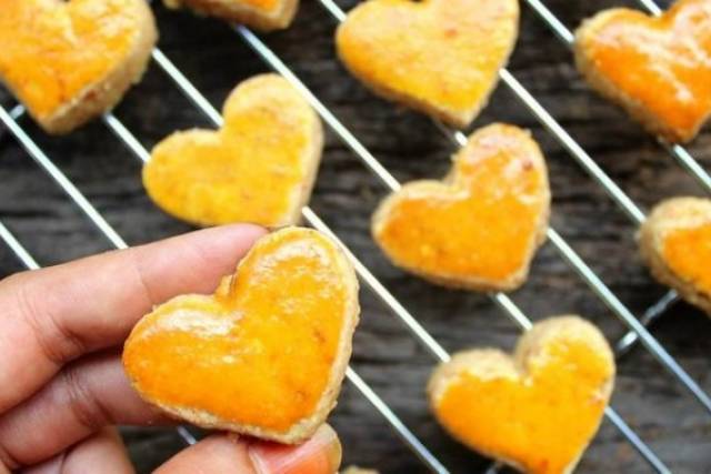 Cookies cutter cetakan kue kering nastar love hati 4 baris