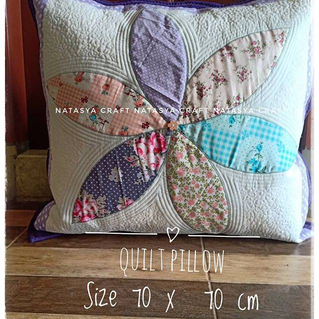 Quilt pillow shabby
