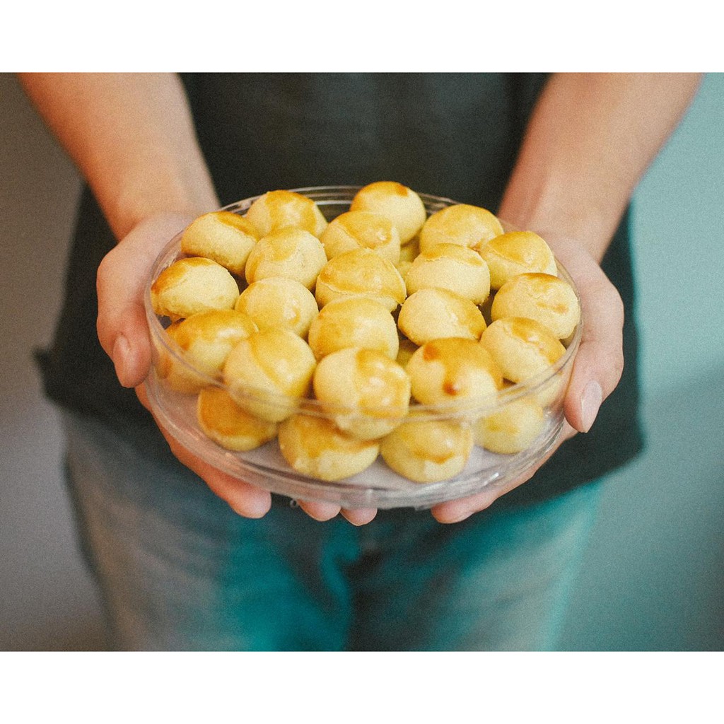 

Kue kering Lebaran Nastar nanas lembut (Cheesy by Qisti)