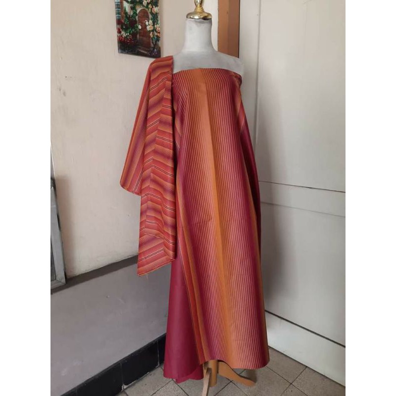 Tenun lurik khas jembatan merah silungkang