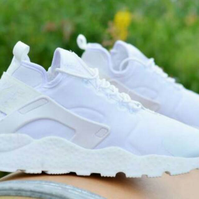 Sepatu Nike Huarache Women import sneaker skate olahraga jogging running jalan2 santai